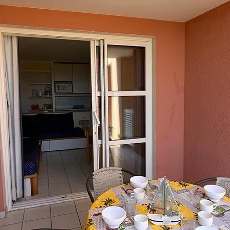 Apartment Rez-de-jardin Pour 4 Pers. A Cap Esterel